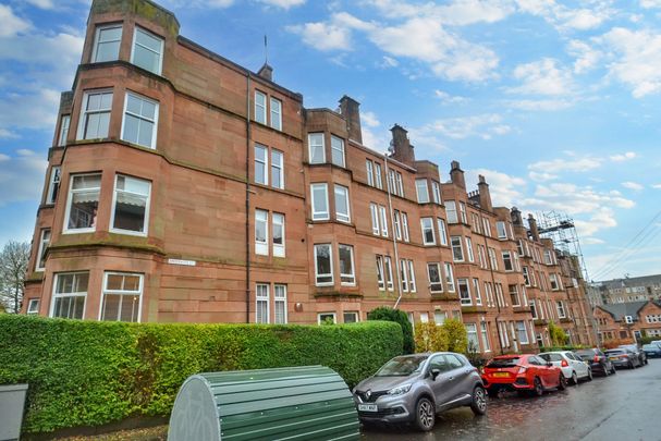 2 bed flat to rent in Shawlands, Glasgow, G41 - Photo 1