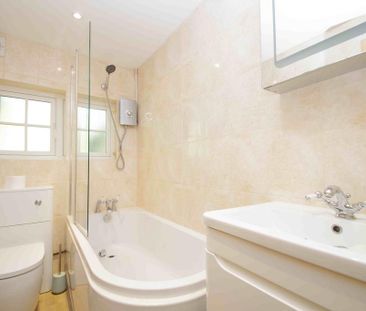 2 bedroom terraced house to rent - Photo 4