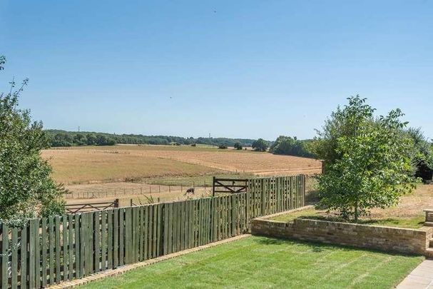 Skeet Hill Lane, Orpington, Kent, BR5 - Photo 1