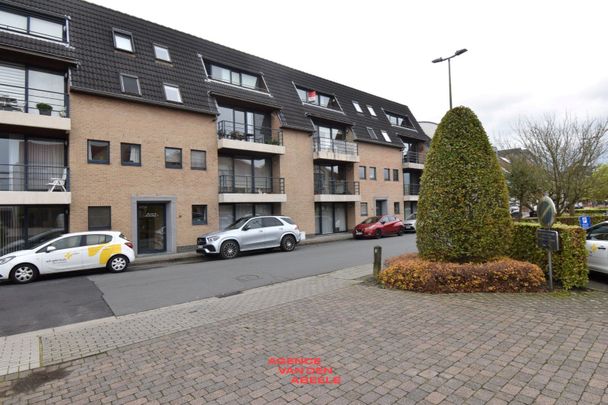 Zeer lichtrijk appartement met 2 slaapkamers en terras - Foto 1