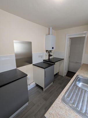2 bedroom terraced house to rent - Photo 1