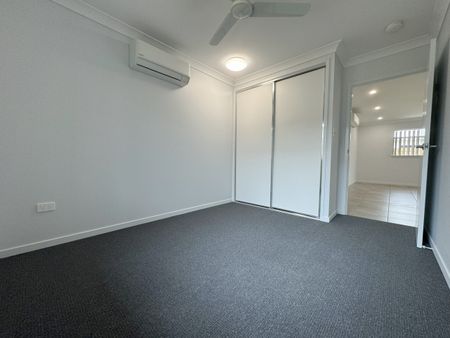 ELEGANT 4 BEDROOM FAMILY HOME - Photo 3