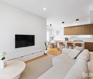Over 3 Levels of Luxury Living! - Photo 3