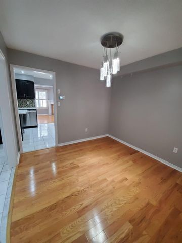 For Lease - 5486 Antrex Crescent, Mississauga, Ontario - Photo 2