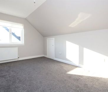 4 bedroom detached house to rent - Photo 5