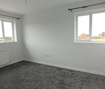 3 bedroom detached bungalow to let - Photo 6