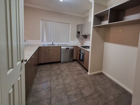 BAYNTON 4x3 WITH POOL - Photo 5