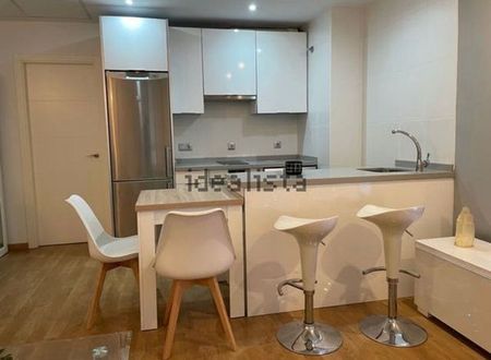 Alquiler de piso en Calle Trinidad - Photo 5