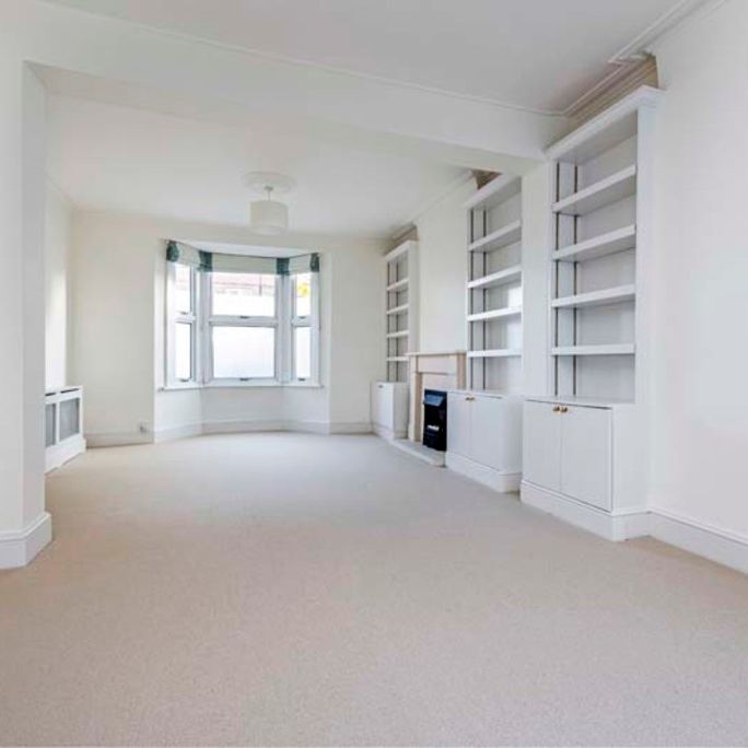 Shuttleworth Road, London, SW11 - Photo 1