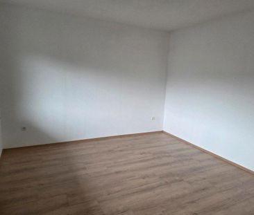 Komplett renovierte 3-ZKB+ Balkon + Kellerabteil - Photo 4