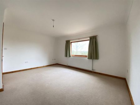 4 bedroom link detached house to rent - Photo 5