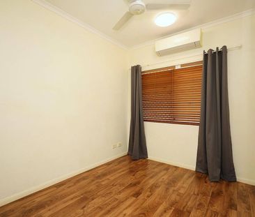 Airconditioned Home – Solar – No Rear Neighbours - Photo 5