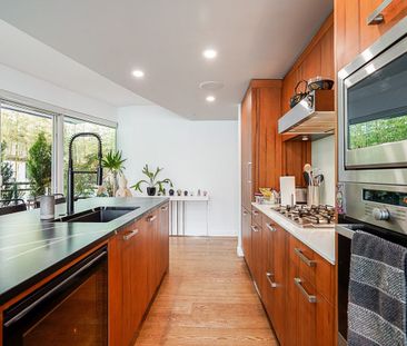 1565 West 6th Avenue apartment — Vancouver, BC (2-Bedroom) - 2 Bedroom - Photo 1