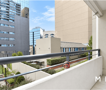 Spacious Three-Bedroom Living on Melbourne's Iconic St Kilda Road - Photo 4