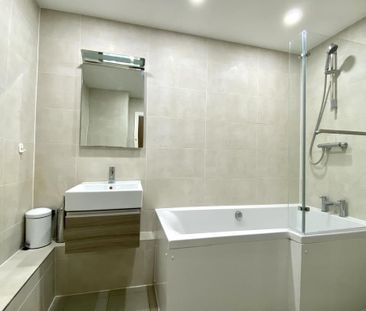 2 bedroom flat to rent - Photo 6