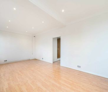 St. Johns Wood Road - Photo 2