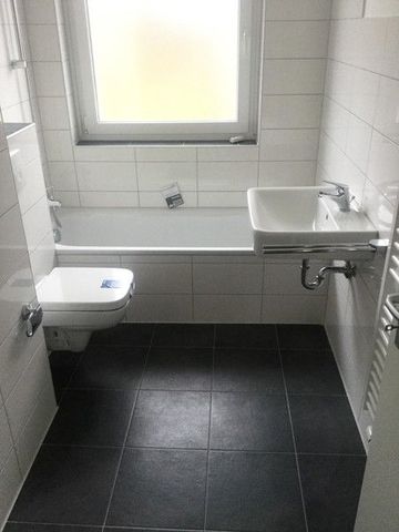 Helle 3-Zimmer-Wohnung mit Balkon in grüner Lage. - Photo 4