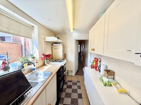 2 bedroom terraced house to rent - Photo 5