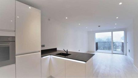 Abbotsford Court, Lakeside Drive, Park Royal, NW10 - Photo 4