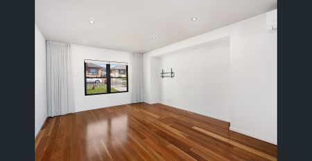 Modern Family Living in the Heart of Hamlyn Heights! - Photo 2