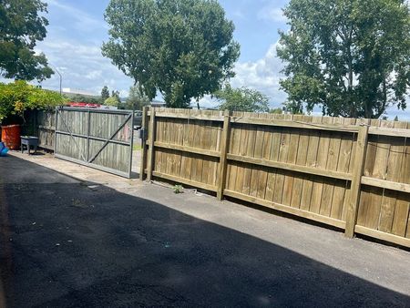 Modern Inner-City Living – Stylish 3-Bedroom Apart - Photo 4