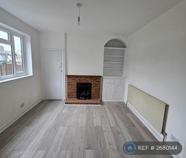 3 bedroom end of terrace house to rent - Photo 2