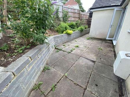 Mill Close, Frome, Somerset, BA11 - Photo 5