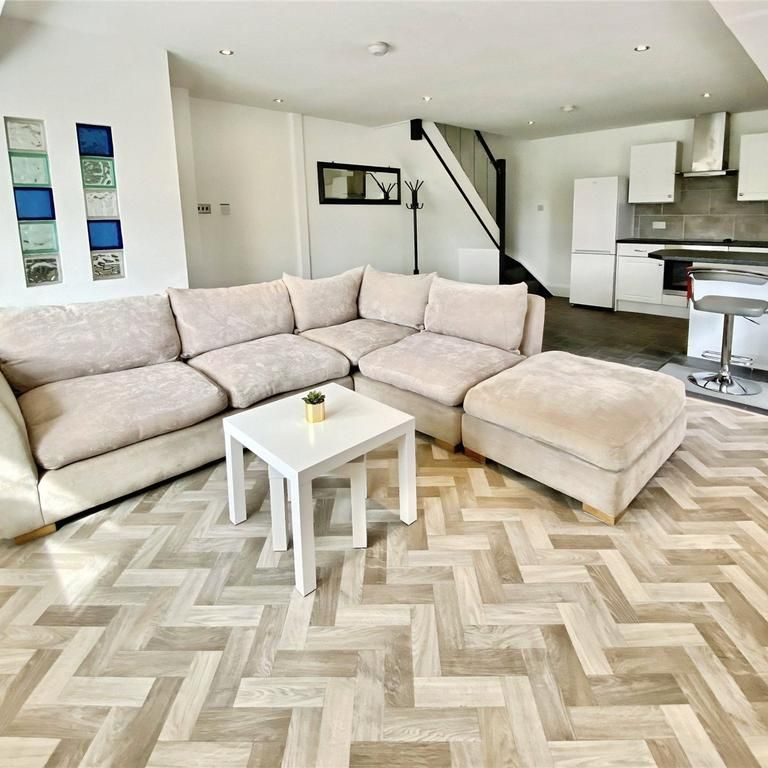 2 bedroom semi-detached house to rent - Photo 1