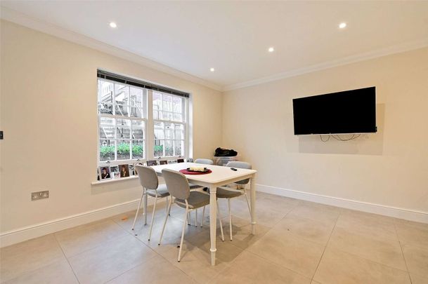Well presented two bedroom apartment, in state of the art development, set in the vibrant village of Wargrave. - Photo 1