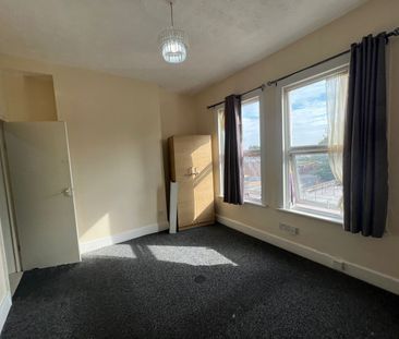 Studio Flat, Heron Mews, IG1 - Photo 2