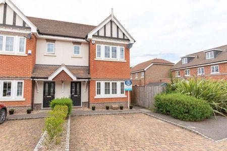 Trenchard Close, Hersham, Walton-on-thames, KT12 - Photo 5