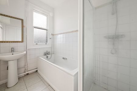 Room in a Shared Flat, Lower Addiscombe Road, CR0 - Photo 3