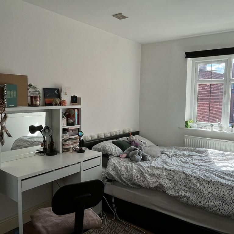 3 bedroom flat to rent - Photo 1