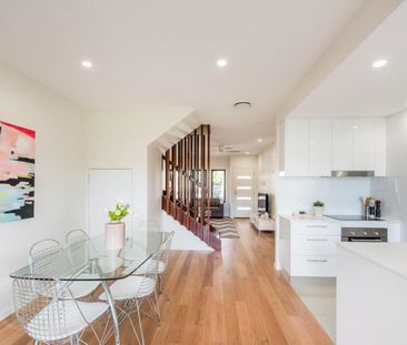 Stylish Bulimba living - Photo 4