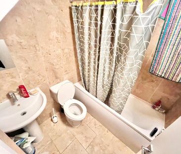 Room in a Shared House, John Maurice Close, SE17 - Photo 2