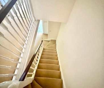 6 Bed Bungalow, Cintra Close, RG2 - Photo 6