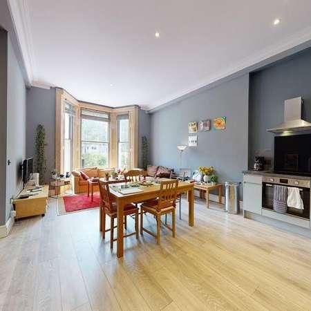 Elsham Road, W14 - Photo 1