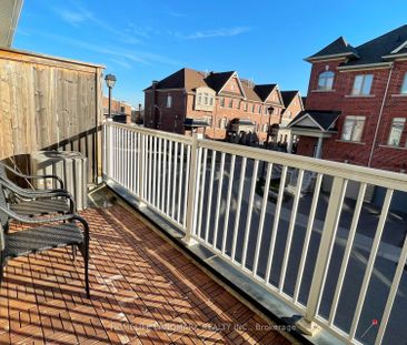 Townhouse For Lease | N8111866 - Photo 3