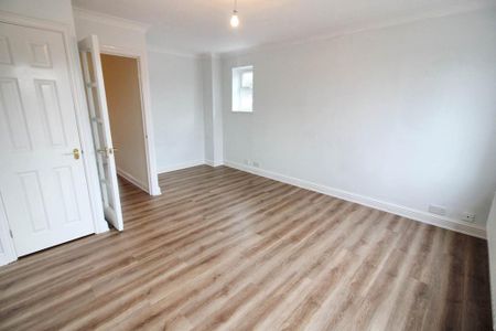 2 bedroom end of terrace house to rent - Photo 3