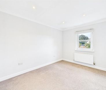 3 bedroom end of terrace house to rent - Photo 4