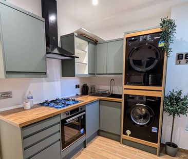 Russell Street Room 4 - Photo 1