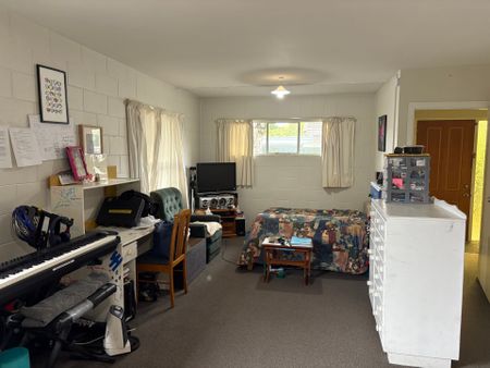 111 Roydvale Avenue - Photo 5