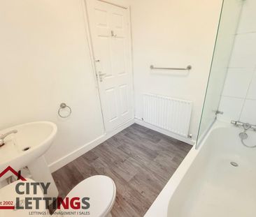 3 bedroom semi-detached house to rent - Photo 3
