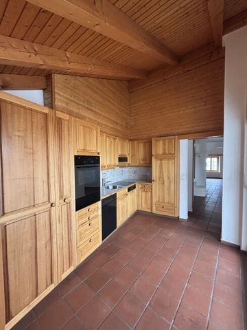 Living in a central location - a free net rent - Photo 4