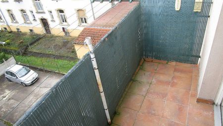 A LOUER 2 PIECES AVEC CUISINE EQUIPEE A 5 MINUTES DE LA GARE - Photo 3