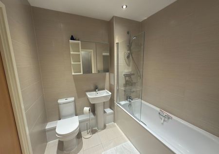 Room in a Shared Flat, Swannell Way, NW2 - Photo 2