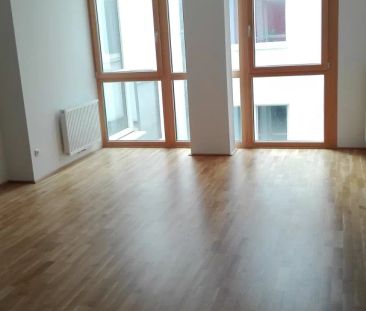 Moderne, geräumige 2-Zimmer-Wohnung mit möblierter Küche und kleine... - Photo 6