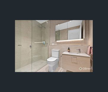 Contemporary Townhouse Steps from the Bay - Photo 6