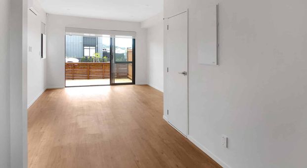 HOBSONVILLE - Terrace House - Photo 1