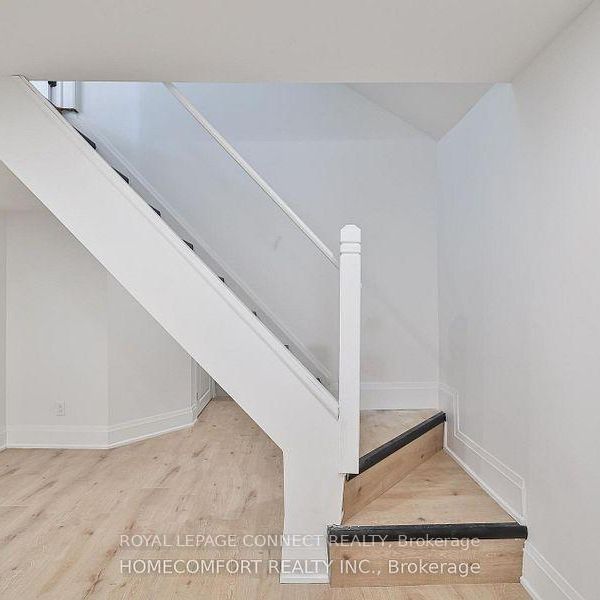 #Room - 9 Ashdean Drive – Toronto, Ontario - Photo 1